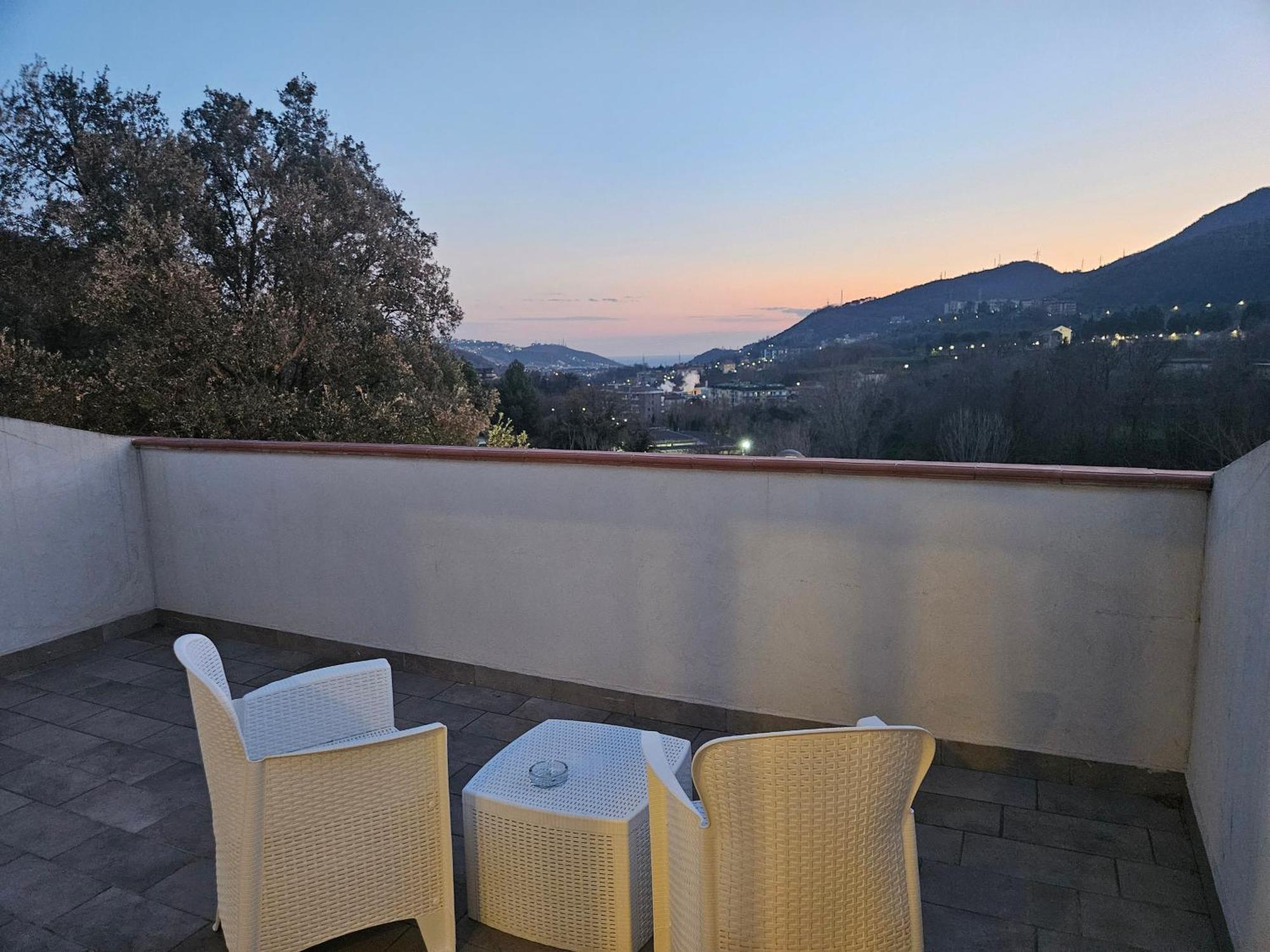 Setteabbracci Suite & Apartments Baronissi Bagian luar foto